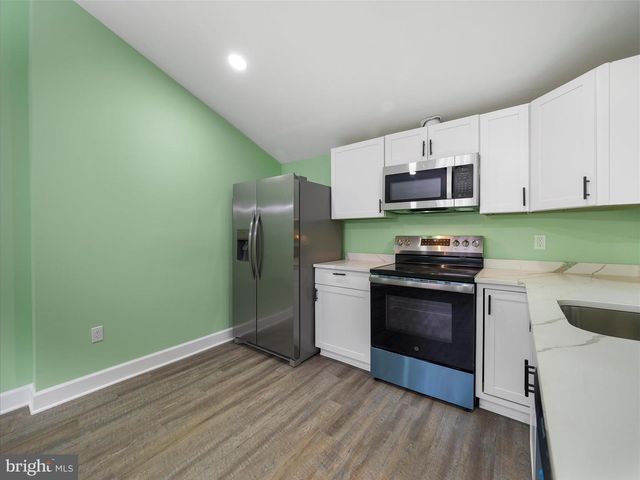 1712 SHENANDOAH RIVER DR, Harpers Ferry, WV 25425