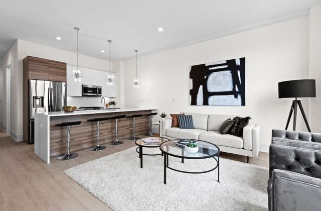 159 W North Avenue 201, Chicago, IL 60610