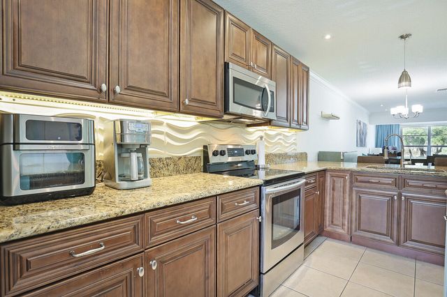 1141 Calamondin Terrace 202, Delray Beach, FL 33445