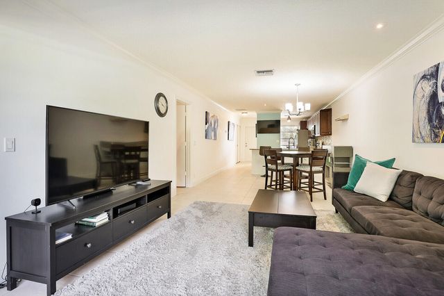 1141 Calamondin Terrace 202, Delray Beach, FL 33445