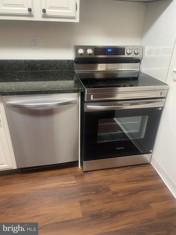 1019 RAVENS CREST DR, Plainsboro, NJ 08536