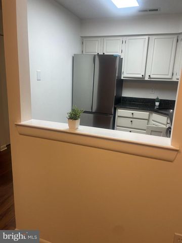 1019 RAVENS CREST DR, Plainsboro, NJ 08536