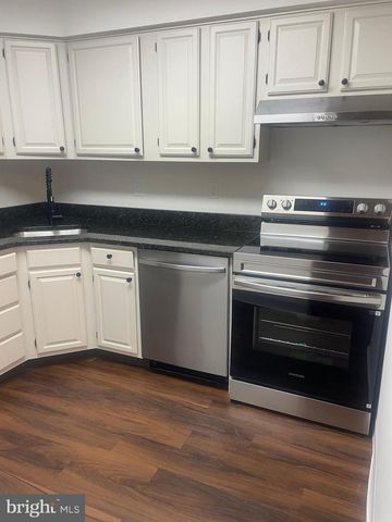 1019 RAVENS CREST DR, Plainsboro, NJ 08536