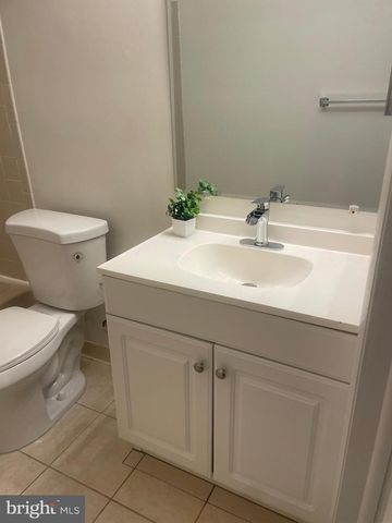 1019 RAVENS CREST DR, Plainsboro, NJ 08536