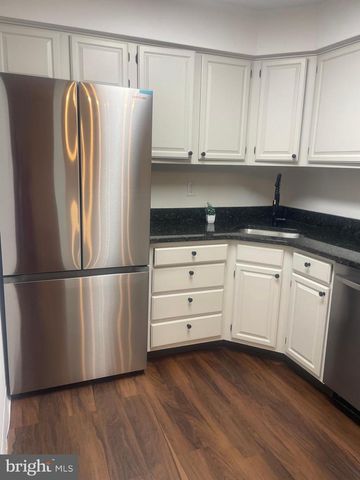 1019 RAVENS CREST DR, Plainsboro, NJ 08536