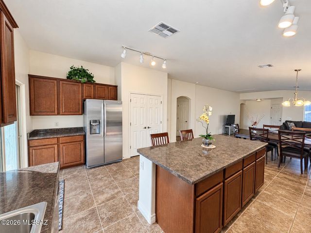 6383 W Sugar Pine Trail, Tucson, AZ 85743