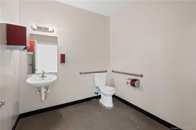 138 W Prien Lake Road, Lake Charles, LA 70601