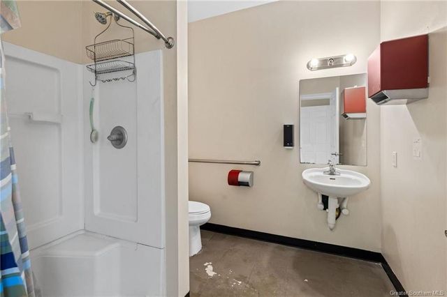 138 W Prien Lake Road, Lake Charles, LA 70601