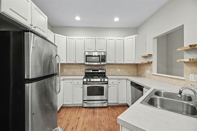 4310 St Annes Avenue, Kentwood, MI 49512