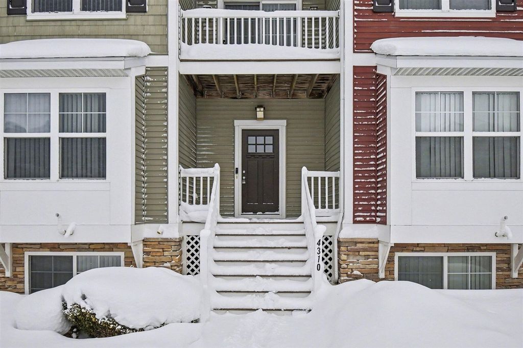 4310 St Annes Avenue, Kentwood, MI 49512