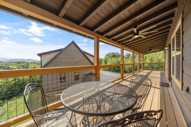 324 Oak Vista Court, Sevierville, TN 37876