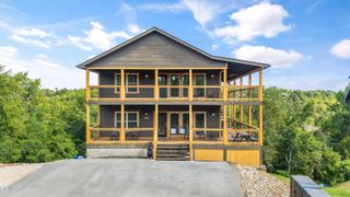 324 Oak Vista Court, Sevierville, TN 37876