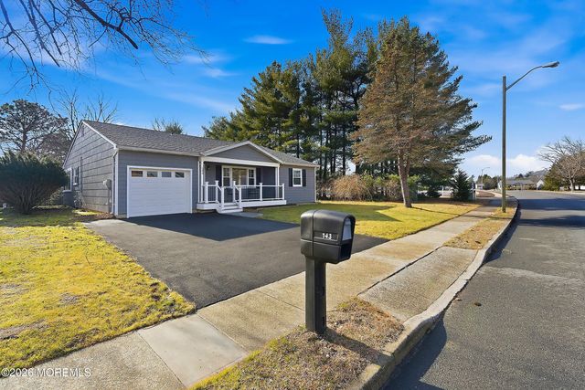 143 Westbrook Drive, Toms River, NJ 08757
