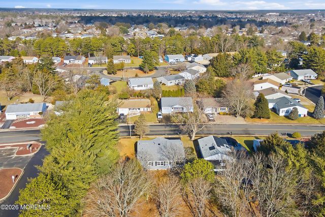 143 Westbrook Drive, Toms River, NJ 08757