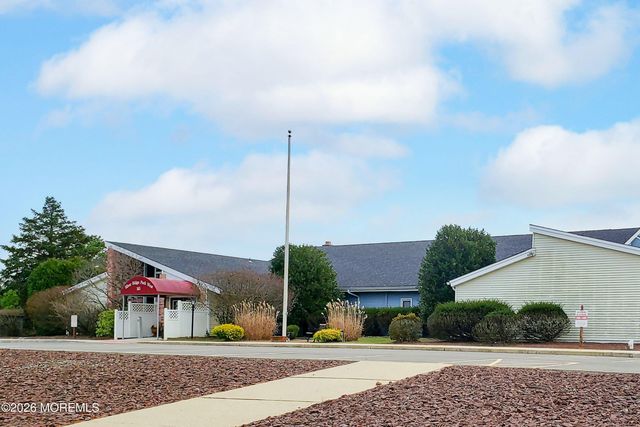 143 Westbrook Drive, Toms River, NJ 08757