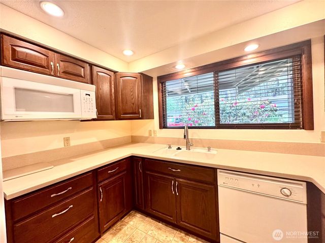 2320 Lakemoor Drive SW, Olympia, WA 98512