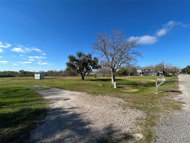 4906 County Road 469, Brazoria, TX 77422