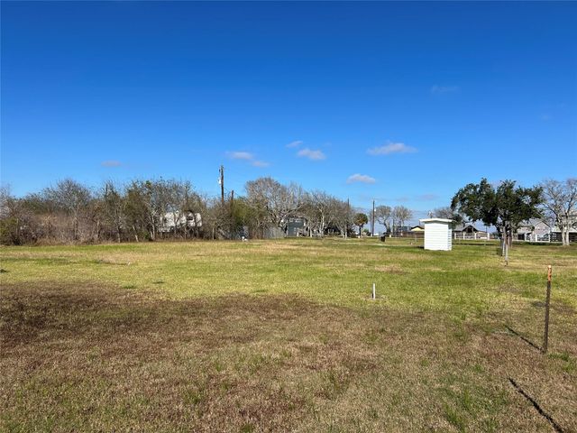 4906 County Road 469, Brazoria, TX 77422