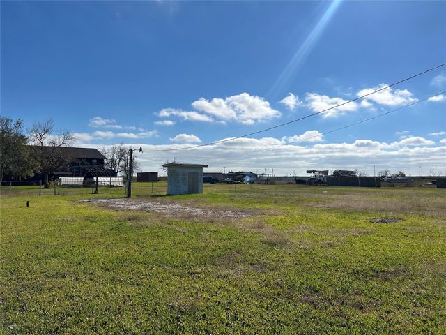 4906 County Road 469, Brazoria, TX 77422