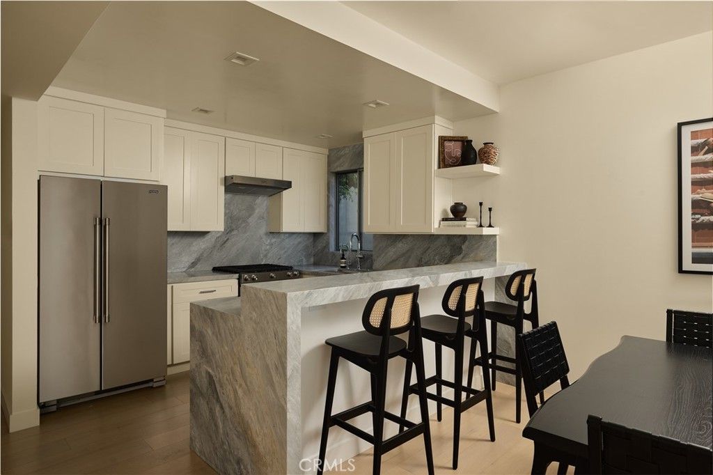 8787 Shoreham Drive 105, West Hollywood, CA 90069 — photo 4