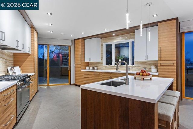 2083 2083 Magnolia Way, Walnut Creek, CA 94595