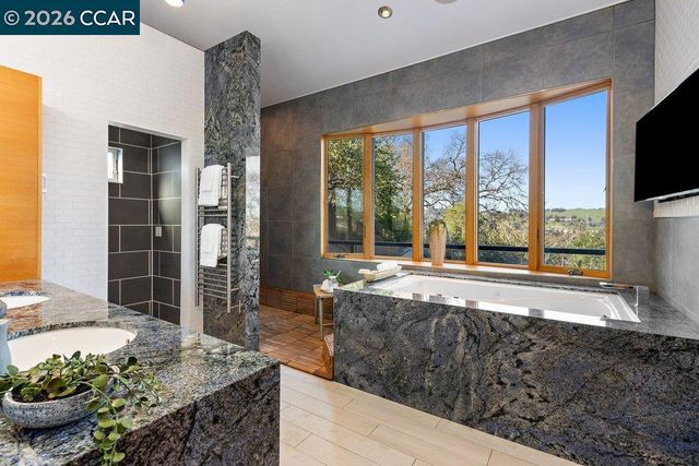 2083 2083 Magnolia Way, Walnut Creek, CA 94595