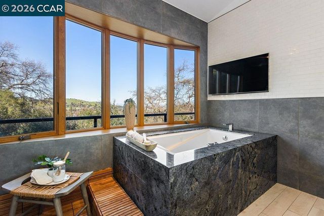 2083 2083 Magnolia Way, Walnut Creek, CA 94595