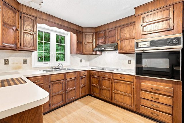 9 Windham Road, Derry, NH 03038