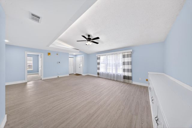662 SE Essex Drive, Port St. Lucie, Port St Lucie, FL 34984