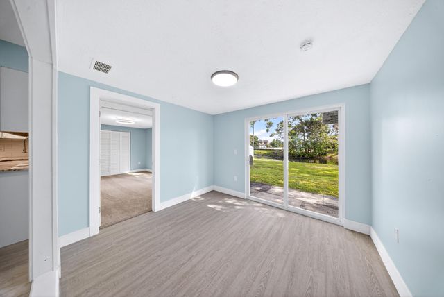 662 SE Essex Drive, Port St. Lucie, Port St Lucie, FL 34984