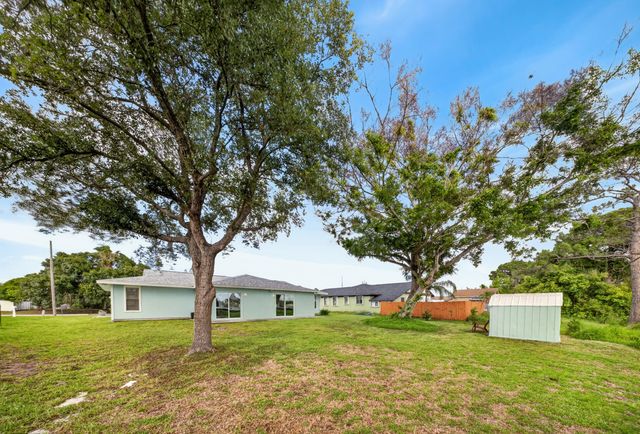 662 SE Essex Drive, Port St. Lucie, Port St Lucie, FL 34984
