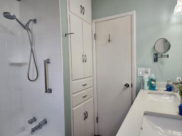 2131 W Iowa Street, Evansville, IN 47712