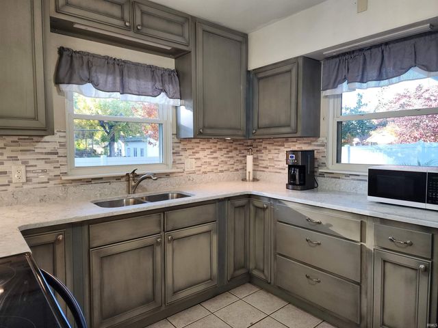 2131 W Iowa Street, Evansville, IN 47712