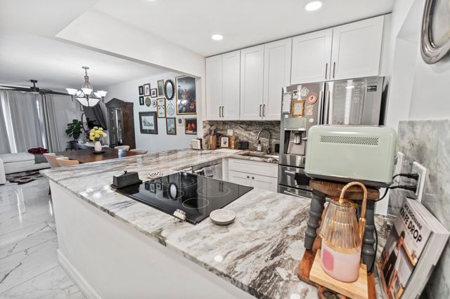 1021 Mockingbird Lane 211, Plantation, FL 33324