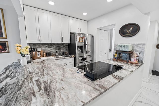1021 Mockingbird Lane 211, Plantation, FL 33324