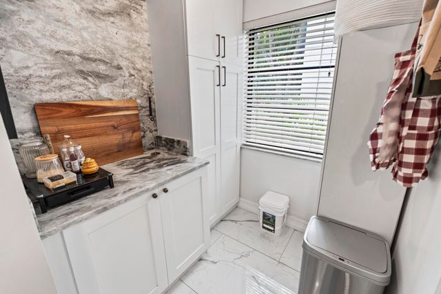 1021 Mockingbird Lane 211, Plantation, FL 33324