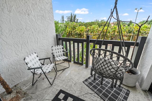 1021 Mockingbird Lane 211, Plantation, FL 33324