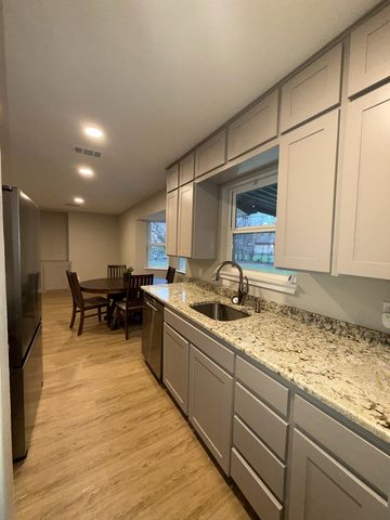 417 Lena Lane, Burleson, TX 76028