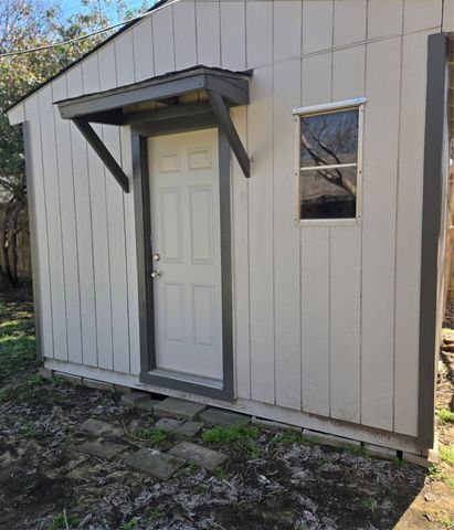 417 Lena Lane, Burleson, TX 76028