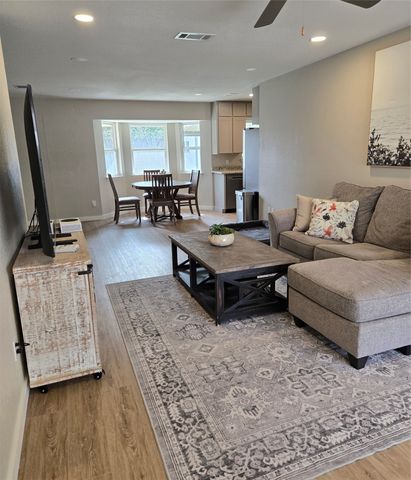 417 Lena Lane, Burleson, TX 76028