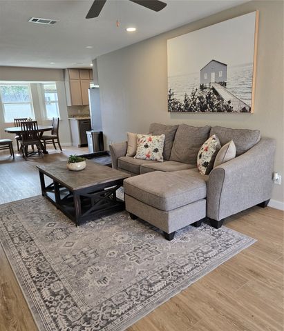 417 Lena Lane, Burleson, TX 76028