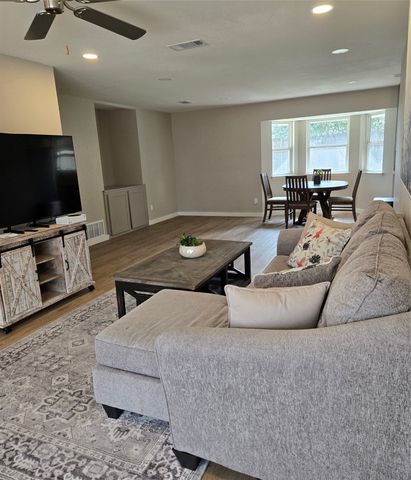 417 Lena Lane, Burleson, TX 76028