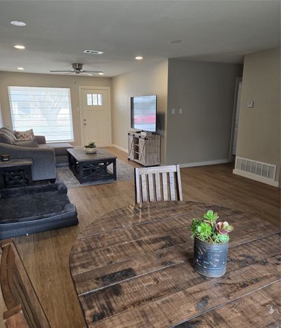 417 Lena Lane, Burleson, TX 76028