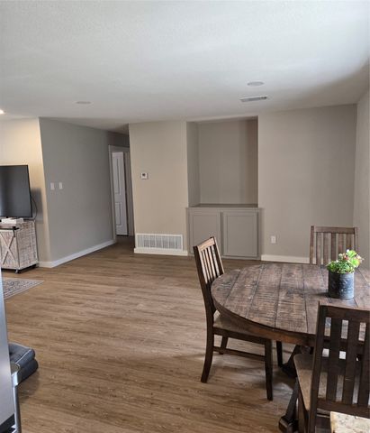 417 Lena Lane, Burleson, TX 76028