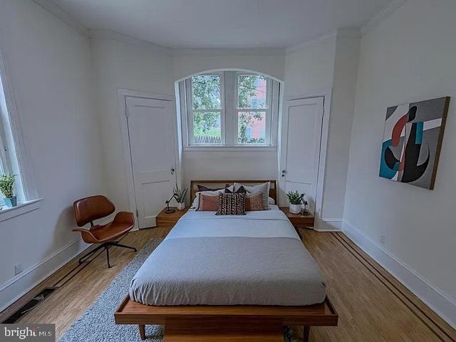 1221 N FRANKLIN ST, Philadelphia, PA 19122