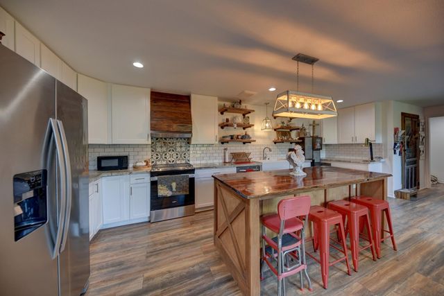 3200 Lazy River, Montgomery, TX 77316