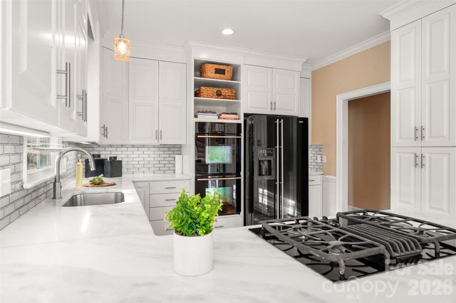 5512 Bellerive Court, Charlotte, NC 28277