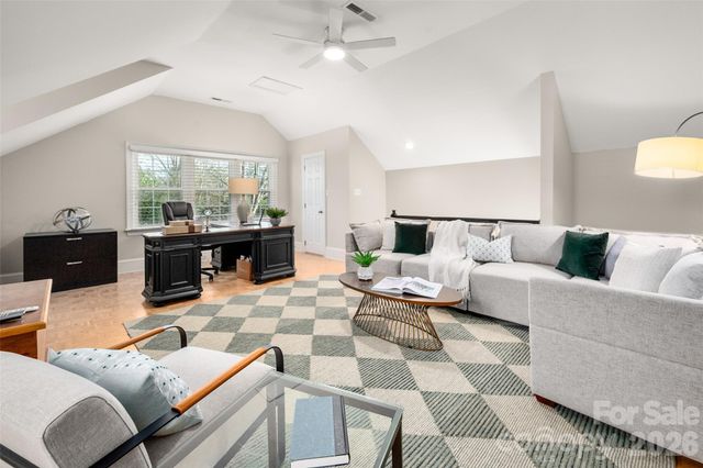 5512 Bellerive Court, Charlotte, NC 28277