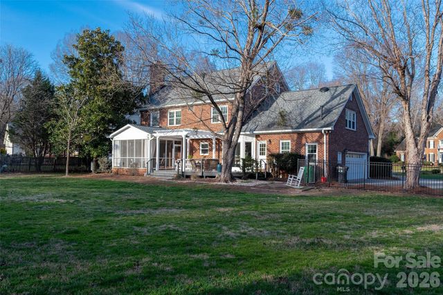 5512 Bellerive Court, Charlotte, NC 28277