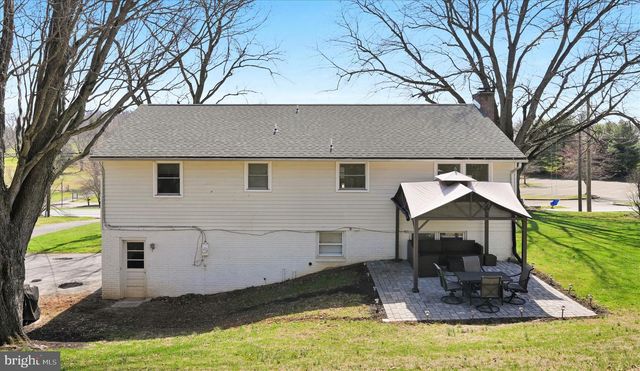 668 SCOTLAND RD, Quarryville, PA 17566